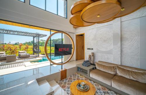 Beraban Villa | Villa Asri - Incredible Tropical 3BR close to Nyanyi beach!