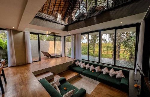 Beraban Villa | Villa Astu - Tranquil Riverside Villa near Tanah Lot