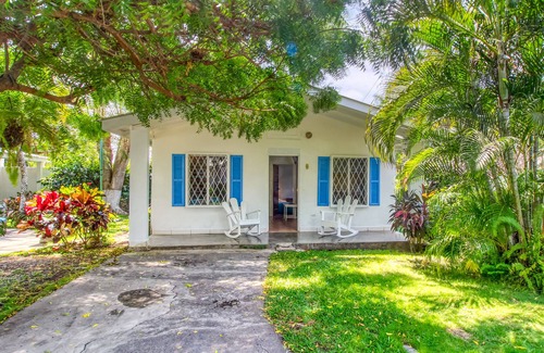 Puntarenas Cottage | Villa at beachfront property with terrace & shared pool - steps to the sand!