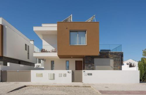Salir do Porto Villa | Villa Atlântico - By SCH