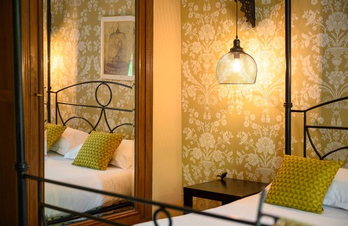 Saint-Paul-Trois-Chateaux Hotel | Villa Augusta