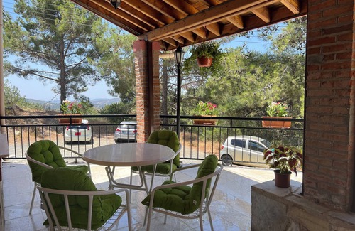 Platres Villa | VILLA AURA