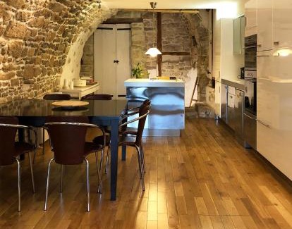 Forcalquier Villa | Villa Authentique et Architecturale - Centre Ville