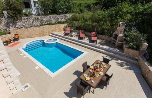 Brasina Villa | Villa Avoca