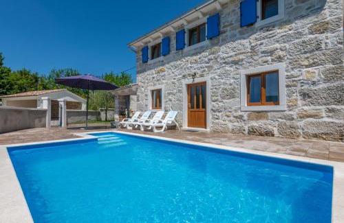 Pican House | Villa Azi, a cozy mediterranean hideaway, peaceful and fenced