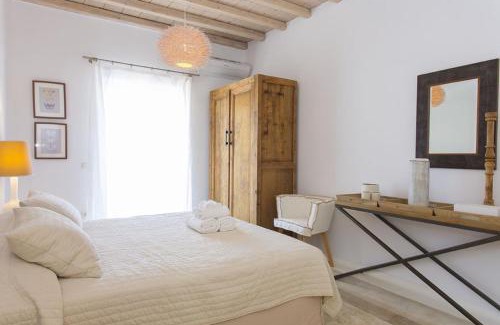 Psarou Villa | Villa Azurite with heated pool by Diles Villas