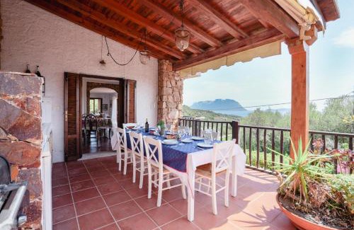 Porto Istana Villa | Villa Azzurra , piscina, parcheggio e vista mare