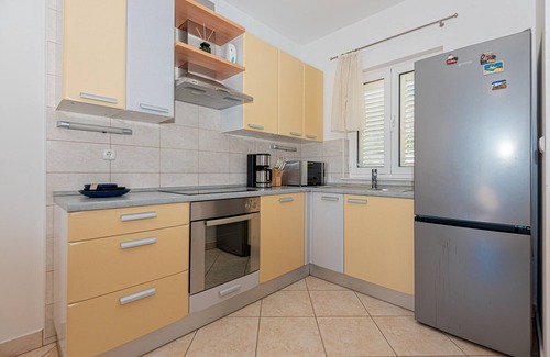 Pirovac House | Villa Bašić (V8801-K1) - Pirovac