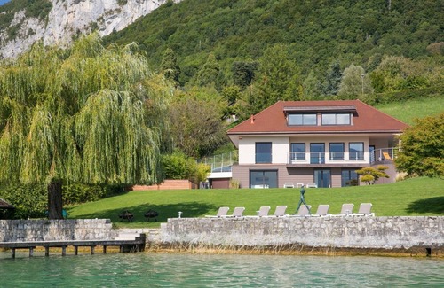 Veyrier-du-Lac Villa | Villa Bagatelle 5 stars Vision Luxe 10 people 5 bedrooms Annecy