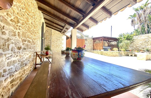Alcamo Villa | Villa 'Baglio Giganti' with Private Terrace, Wi-Fi and Air Conditioning