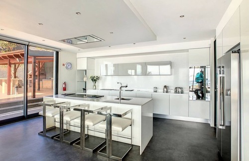 Machico House | Villa Bahari - Five Bedroom House, Sleeps 10