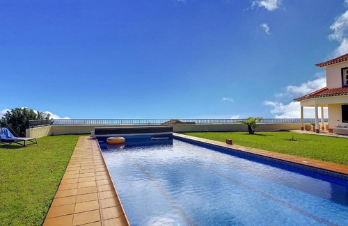 Estreito da Calheta Villa | Villa Baradaye by LovelyStay