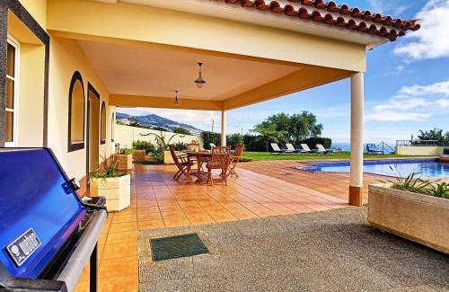 Estreito da Calheta Villa | Villa Baradaye by LovelyStay