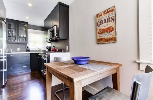 North Park Villa | Villa Barajas - Gorgeous, modern hide-away near Zoo & Park