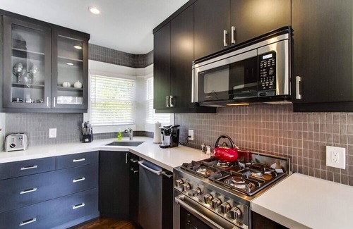 North Park Villa | Villa Barajas - Gorgeous, modern hide-away near Zoo & Park