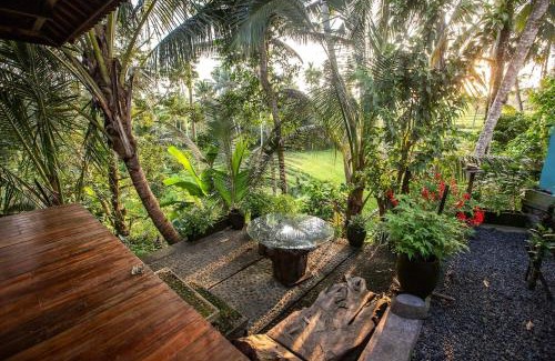 Tampaksiring Villa | Villa Baruna - 2 storey teak villa - volcano view