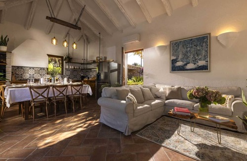 Molunat Villa | Villa Bay Breeze with Infinity Pool