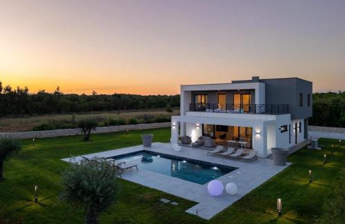 Butkovici Villa | Villa BB Rapsody 10 with heated salt water pool