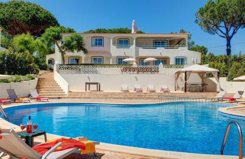 Figueiral Villa | Villa Beirais by Villa Plus