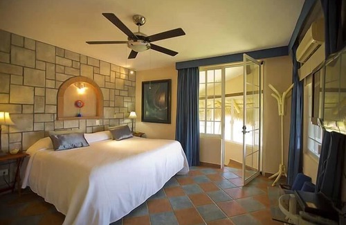 La Cruz de Huanacaxtle Bed & Breakfast | Villa Bella Bed & Breakfast