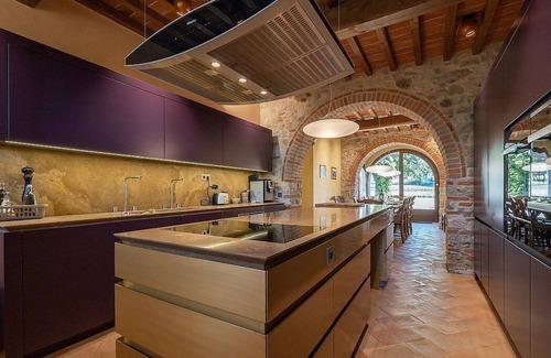 Bucine Villa | Villa Bellamia: A splendid two-story villa surrounded by the greenery, with Free WI-FI.