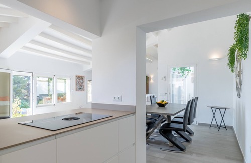 Calpe Villa | Villa "Bennu - Lujo Y Confort" near Beach with Private Pool & Wi-Fi