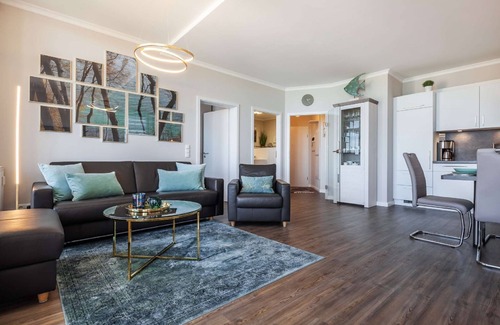 Moenchgut Peninsula Apartment | Villa Bergfrieden - fantastic sea view from the balcony, use of swimming pool and sauna