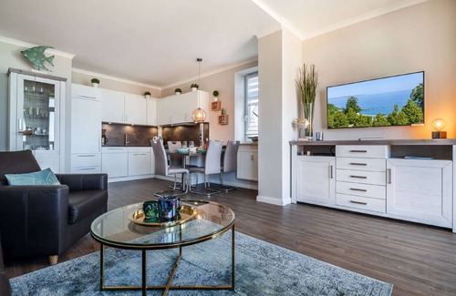 Moenchgut Peninsula Apartment | Villa Bergfrieden - fantastic sea view from the balcony, use of swimming pool and sauna