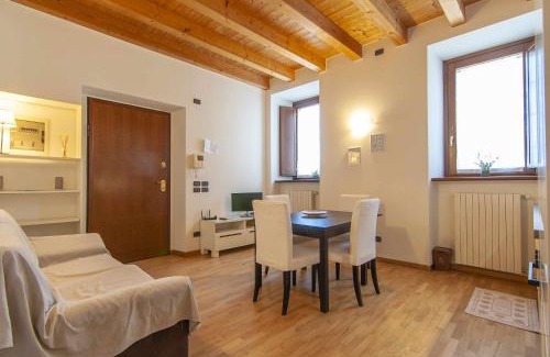 Caprino Veronese Apartment | Villa Bevilacqua - Nuovo bilocale moderno,piscina