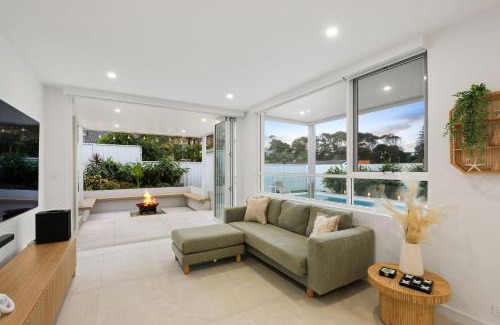 Caves Beach House | Villa Bianco