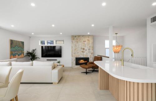 Caves Beach House | Villa Bianco