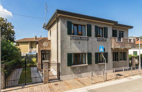 Cavallino-Treporti Apartment | Villa bifamiliare per famiglie con giardino