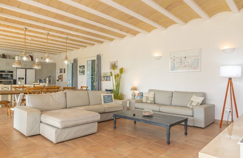 Binisafua Villa | Villa Binimigi - Four Bedroom Villa, Sleeps 8
