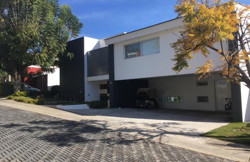 Guadalajara Villa | Villa Blanca