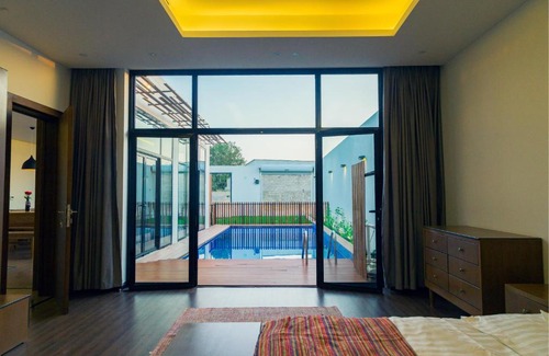 Unaizah Villa | Villa Blanche