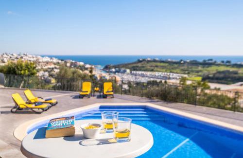 Cerro de Aguia Villa | Villa Blue Lagoon by Algarve Vacation
