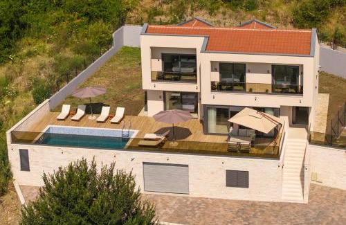 Tomicici Villa | Villa Boka