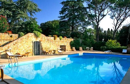 Montaione Villa | Villa Borghese - Large private villa with swimming pool