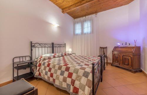 Rione XVI Ludovisi Apartment | Villa Borghese Roomy Flat