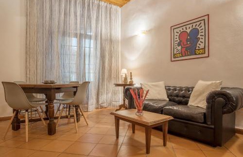 Rione XVI Ludovisi Apartment | Villa Borghese Roomy Flat