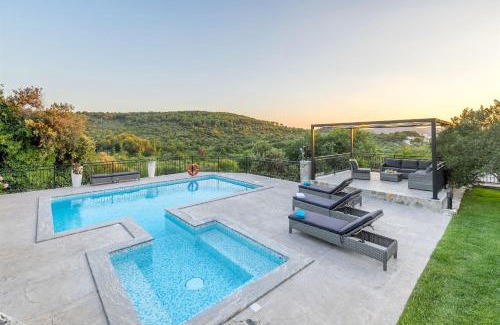 Okrug Donji Villa | Villa Boulder