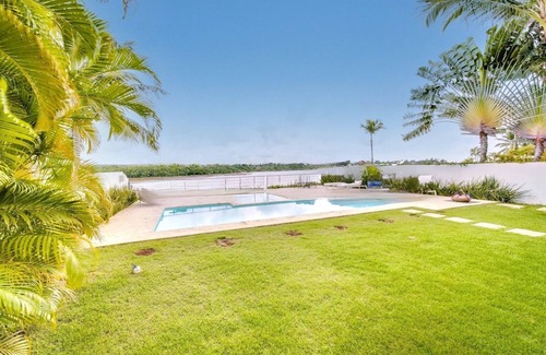 Las Palmas Villa | Villa bravo cook, maid,2 transfer, 1 golf car, pool and jacuzzi ocean front