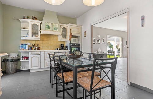 Cabris Villa | Villa 'Cabri 5 Chambres Piscine' with Sea View, Wi-Fi and Air Conditioning