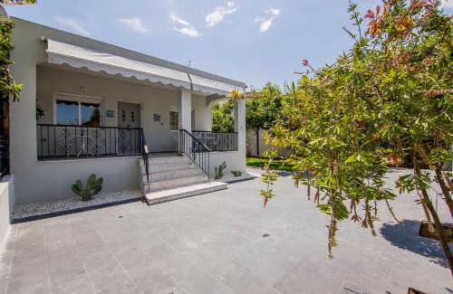 Paralia Ofryniou House | Villa Cactus