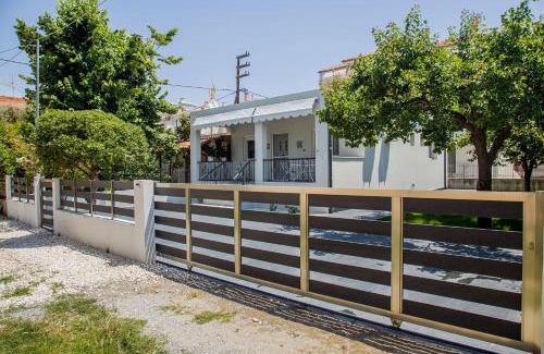 Paralia Ofryniou House | Villa Cactus