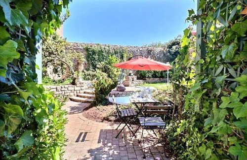 Port-Louis House | Villa cafe marrec