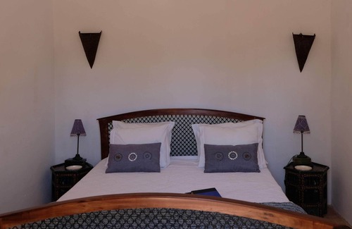 Palhagueira House | Villa Caiado! Traditional Luxury Villa in a Valley