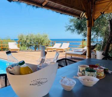 Sari-Solenzara Villa | Villa Cala d Oro Vue mer Piscine et Crique privée