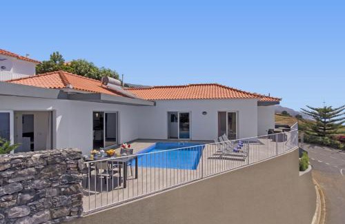 Estreito da Calheta Villa | Villa Calhetascape by Villa Plus