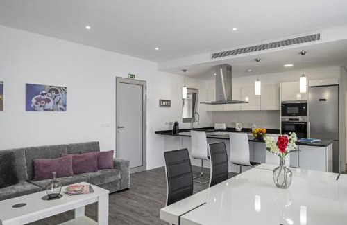 Estreito da Calheta Villa | Villa Calhetascape by Villa Plus